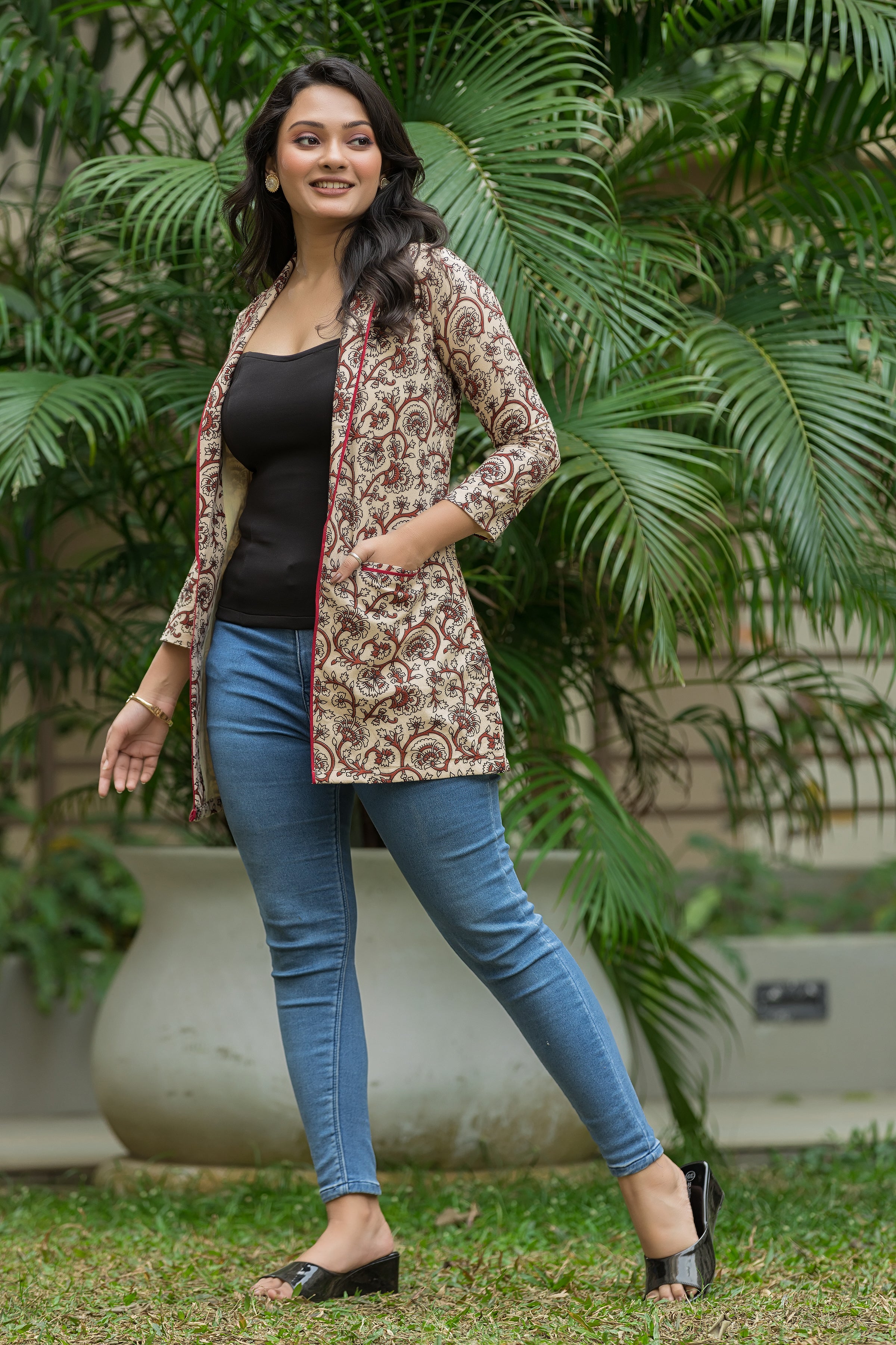 Women's Off-White Shawl Collar Jacket