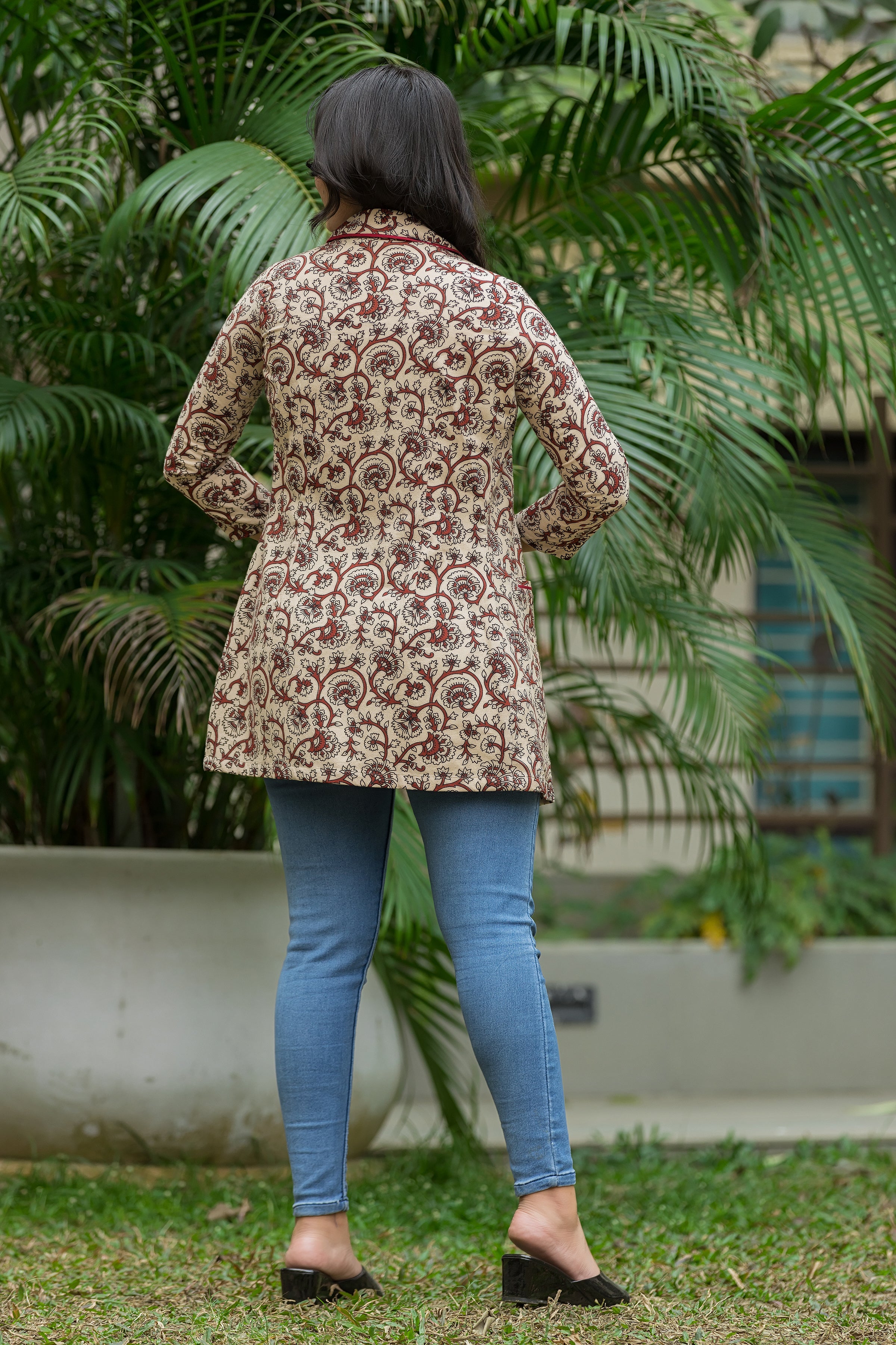 Women's Off-White Shawl Collar Jacket