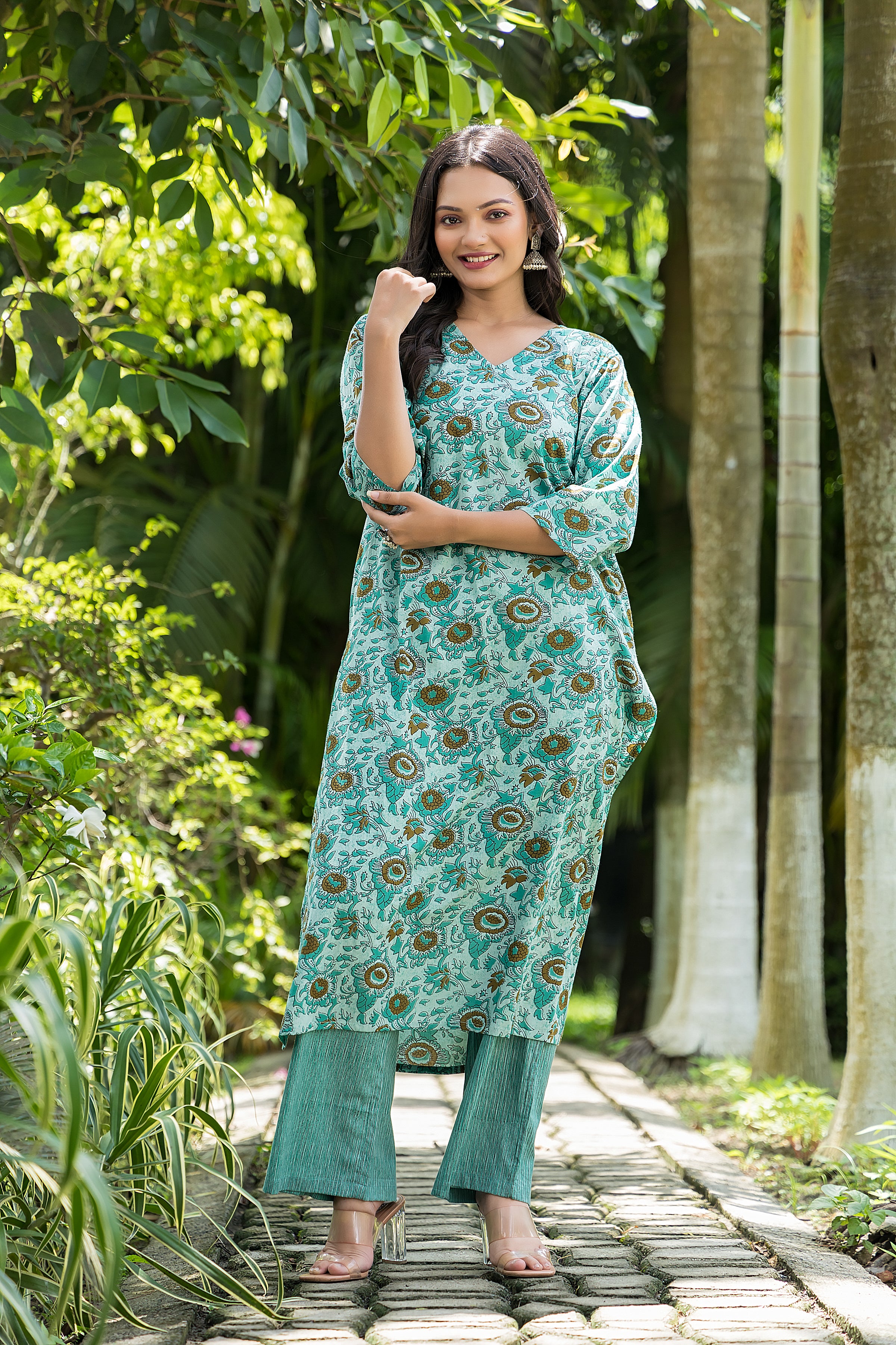 Women's Green Long Kurta With Pant Set
