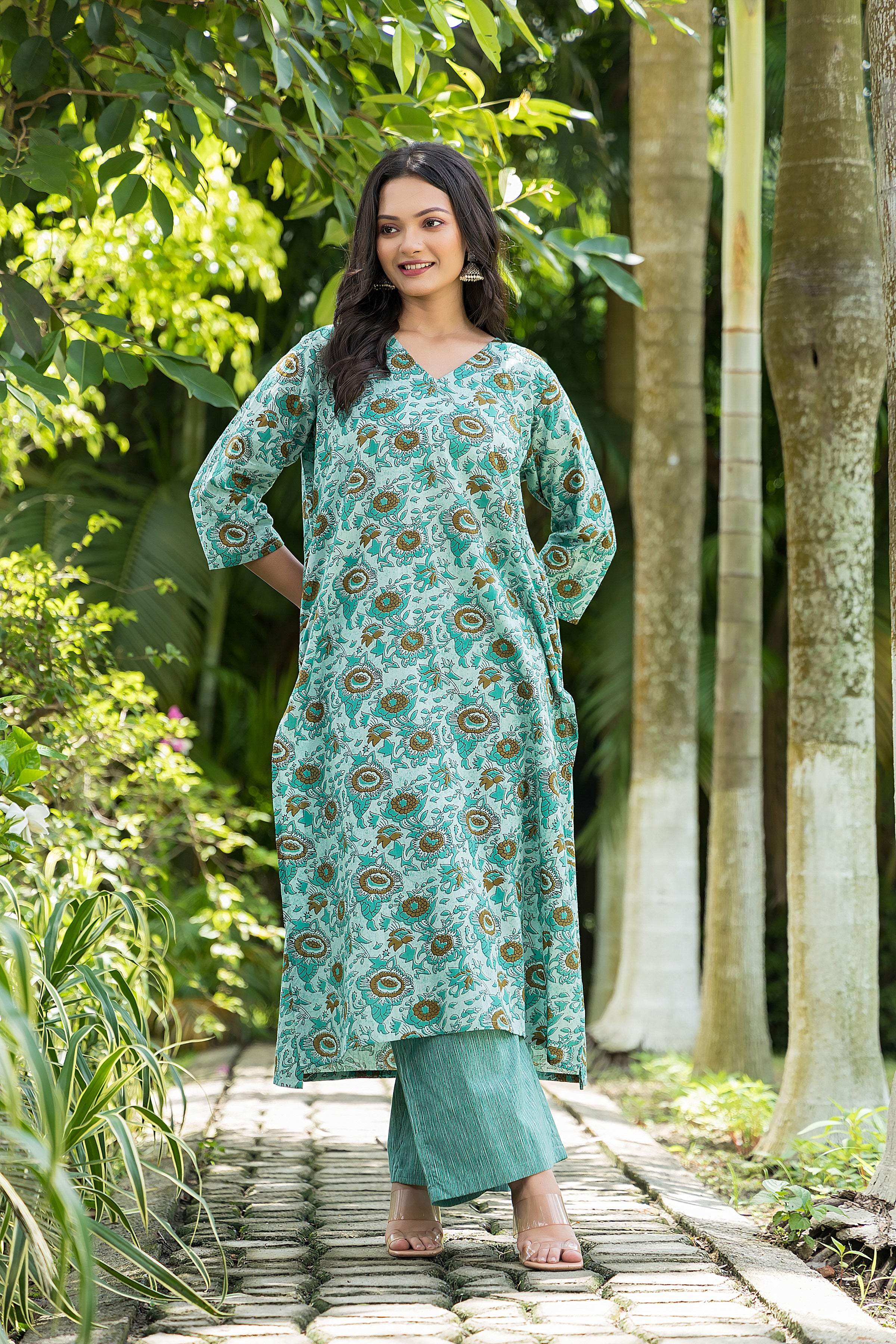 Women's Green Long Kurta With Pant Set