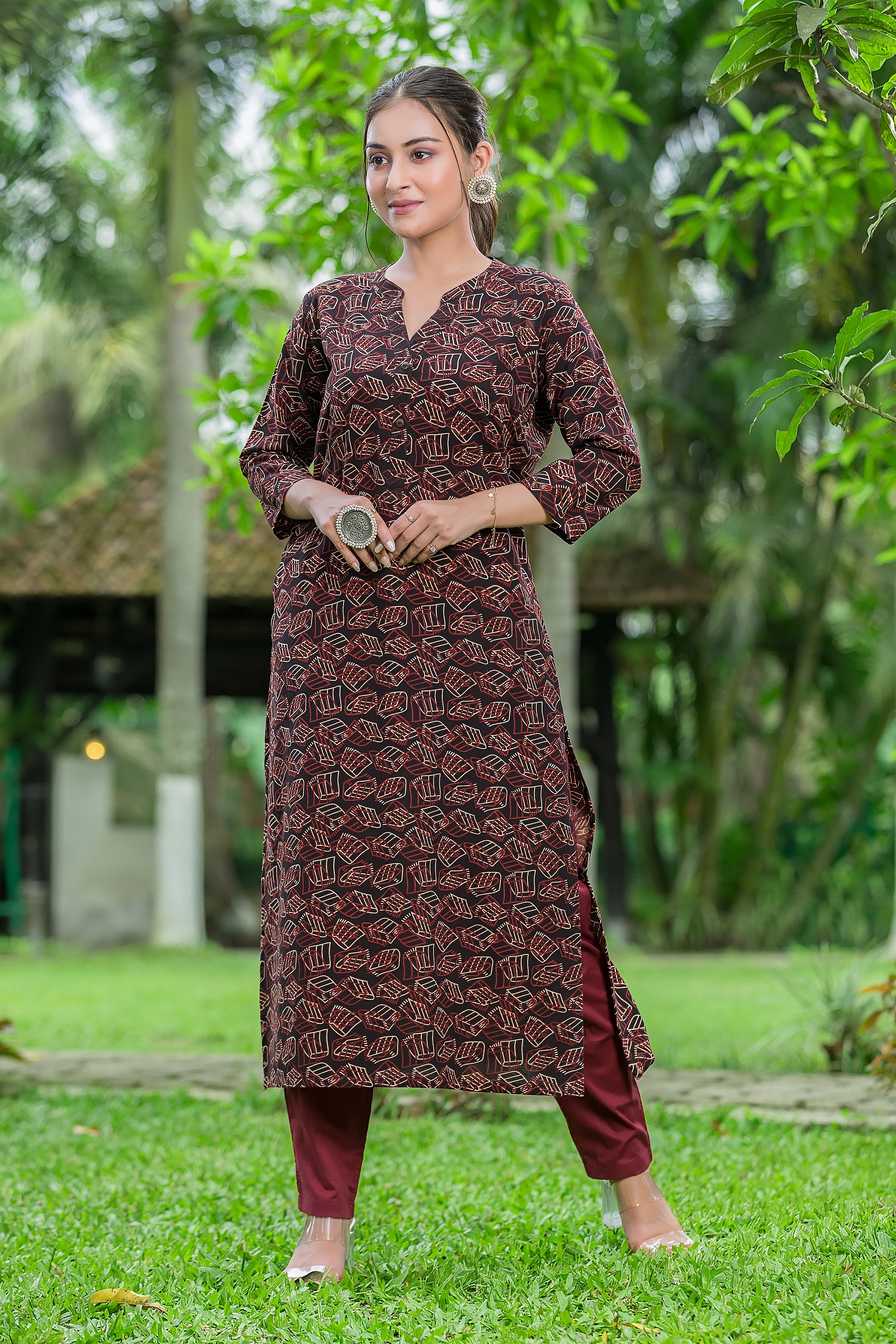 Women's Cotton Maroon Mandarin Collar Kurta