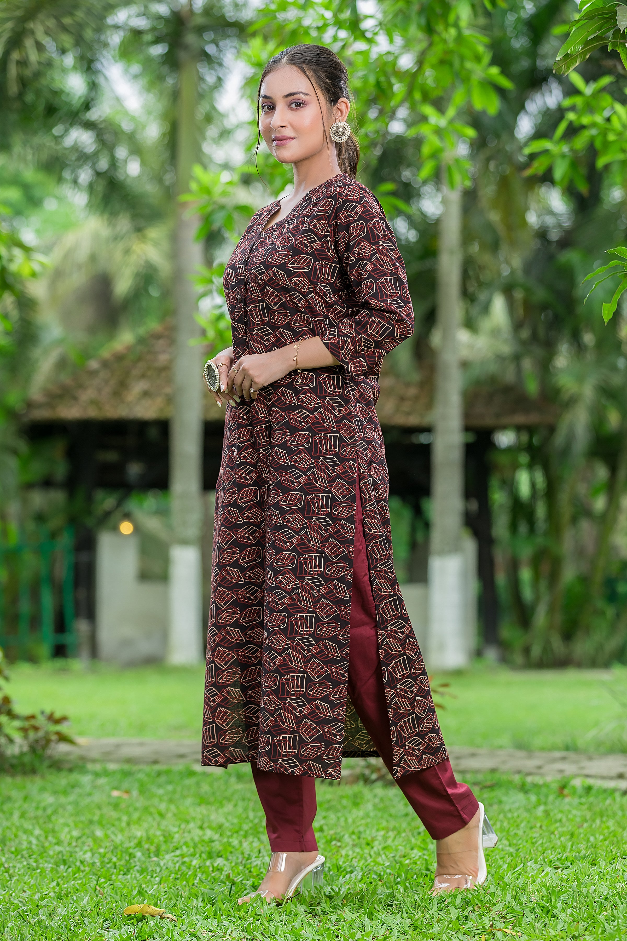 Women's Cotton Maroon Mandarin Collar Kurta