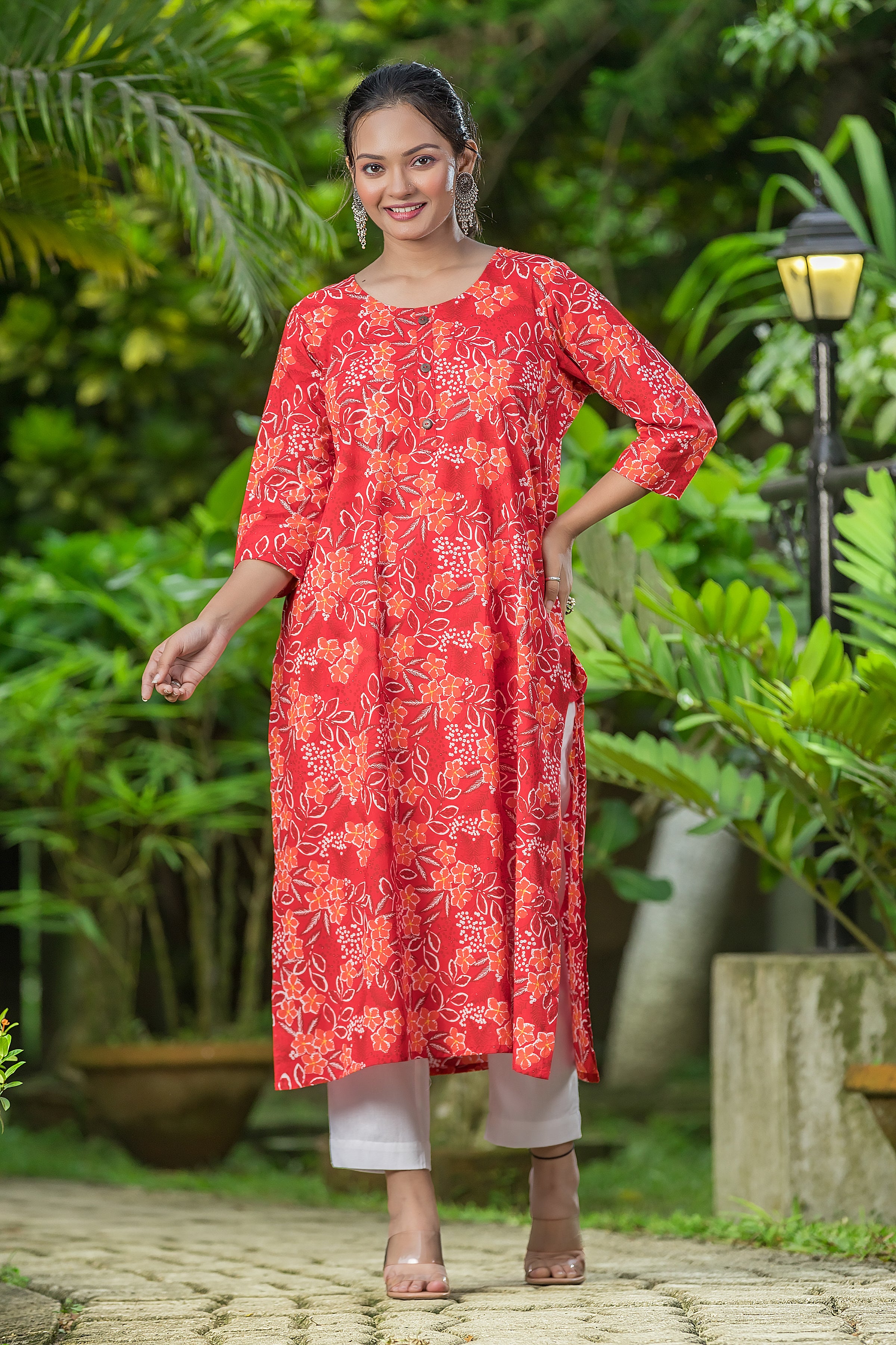 Women's Red Cotton Round Neck Kurta