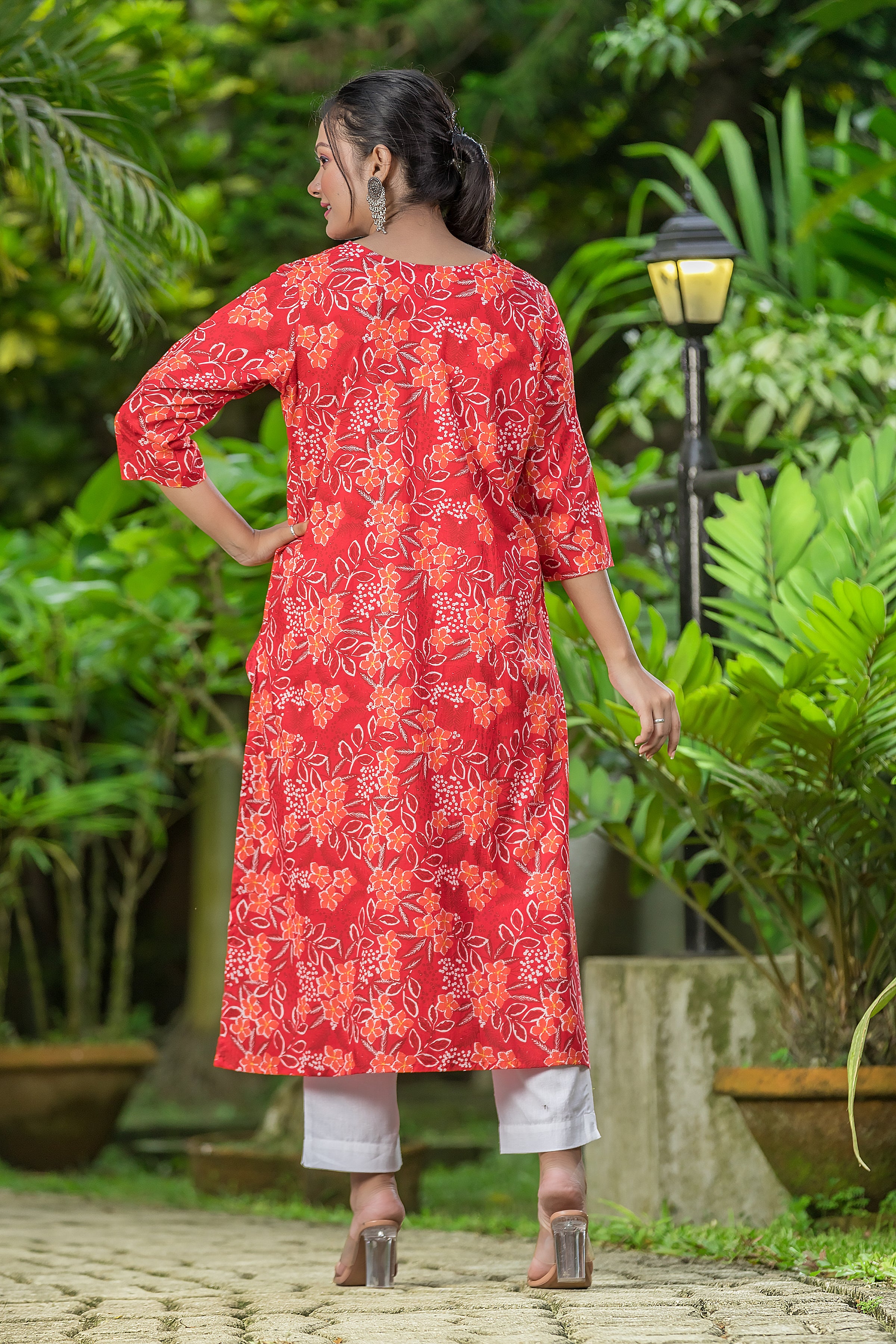 Women's Red Cotton Round Neck Kurta