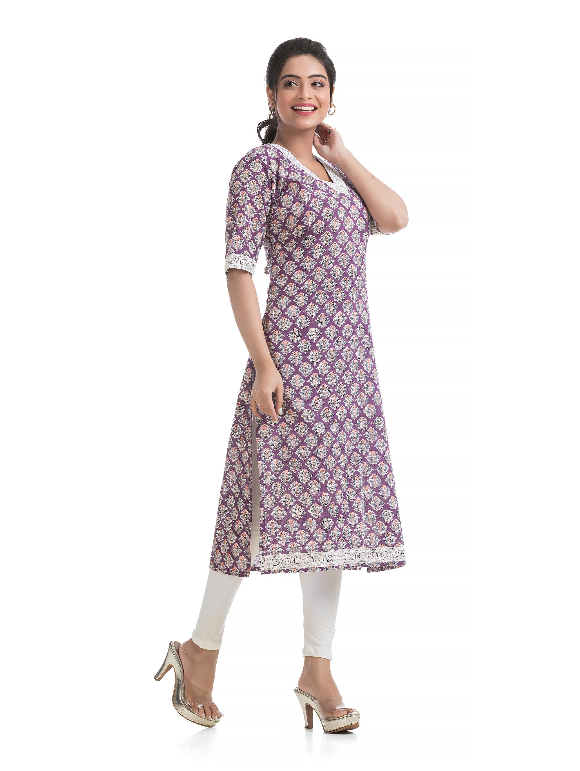 Sanganeri Hand Blocked Light Purple V-Neck Kurti with Lacework