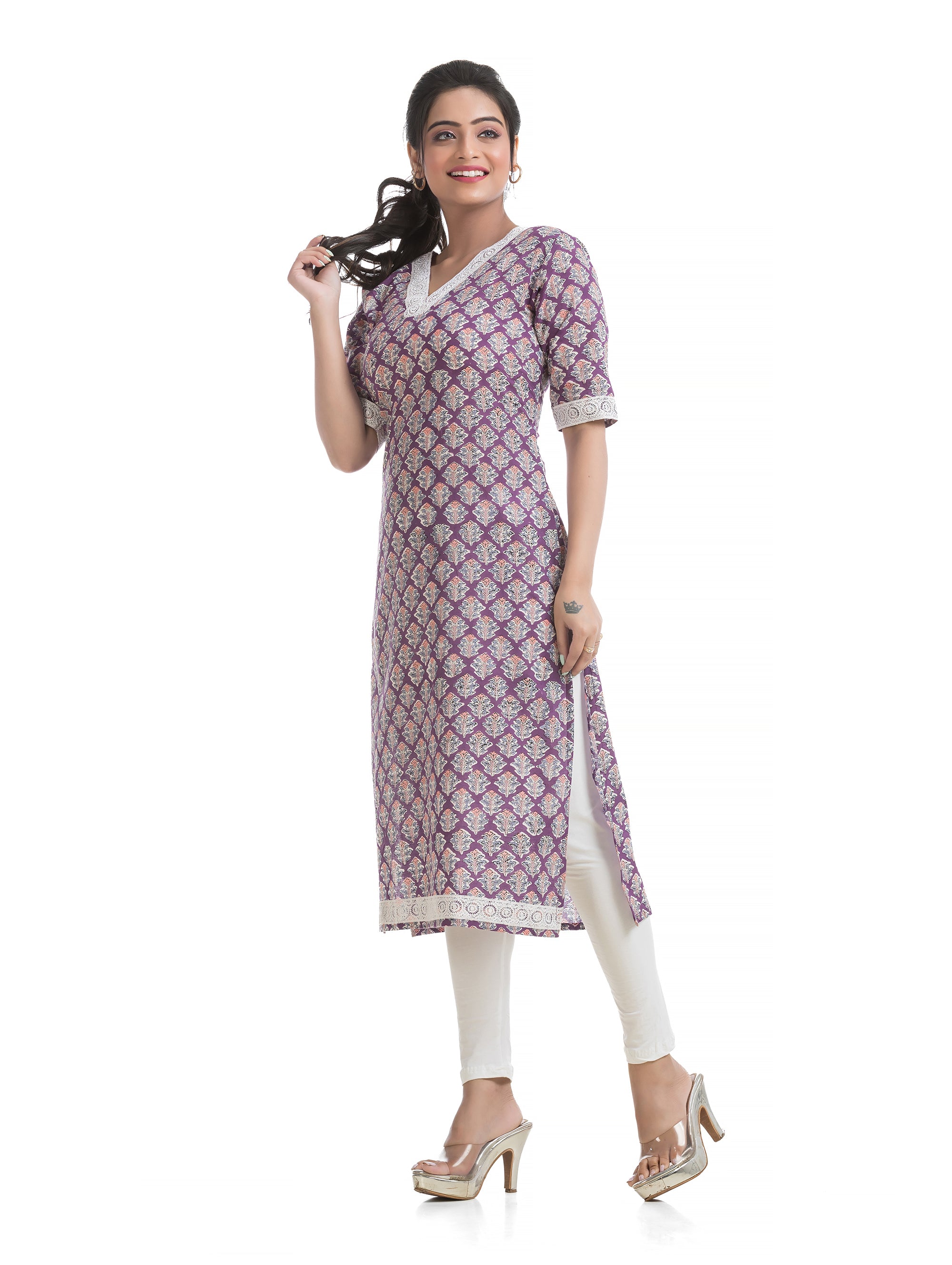 Sanganeri Hand Blocked Light Purple V-Neck Kurti with Lacework