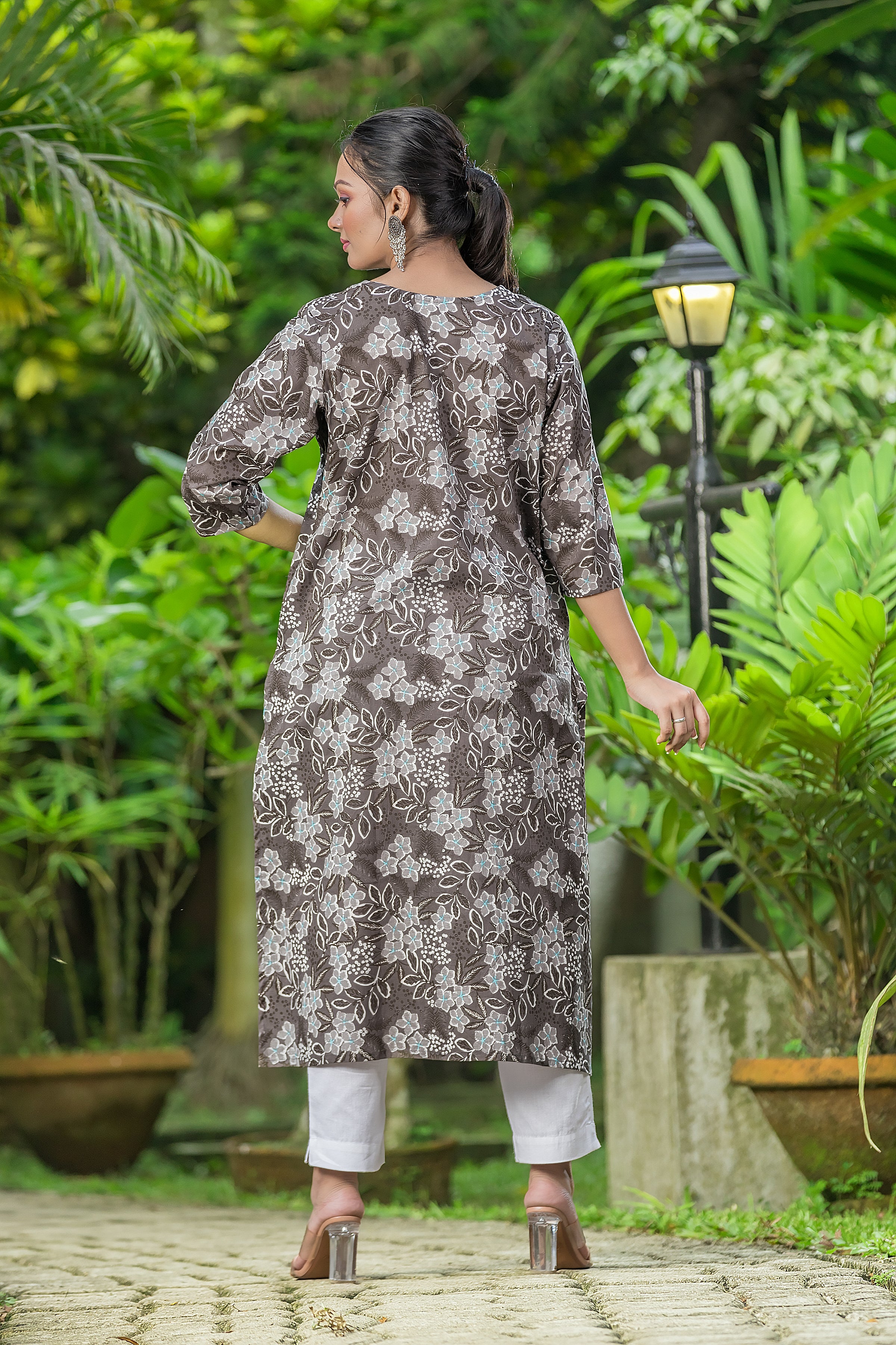 Women's Grey Cotton Round Neck Kurta
