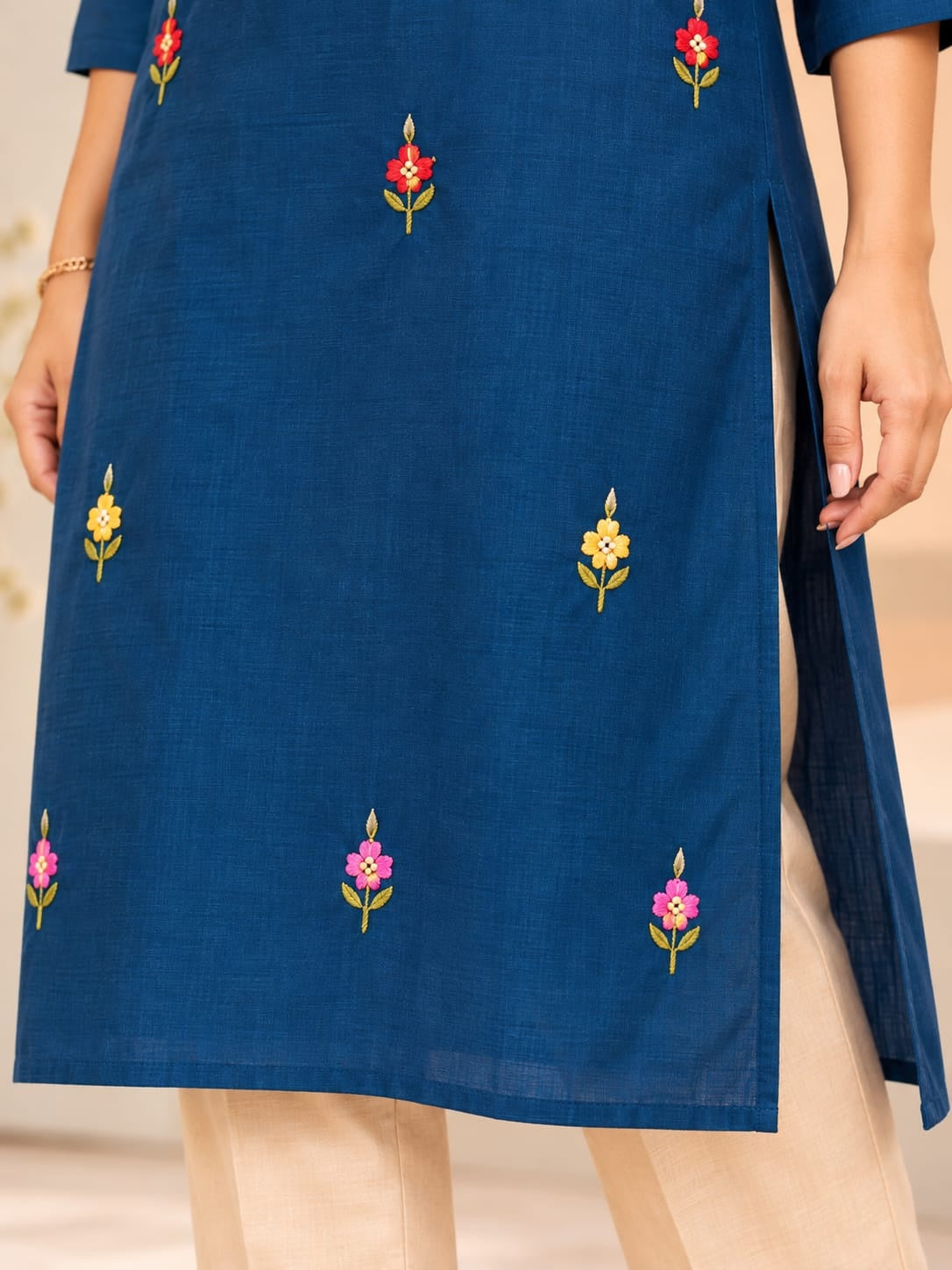 Women's Blue Threadwork Kurti