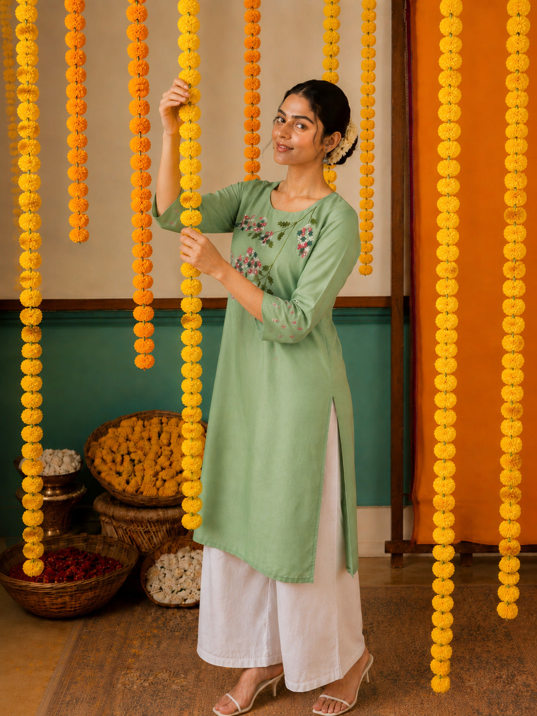 Women's Floral Embroidered Green Kurta